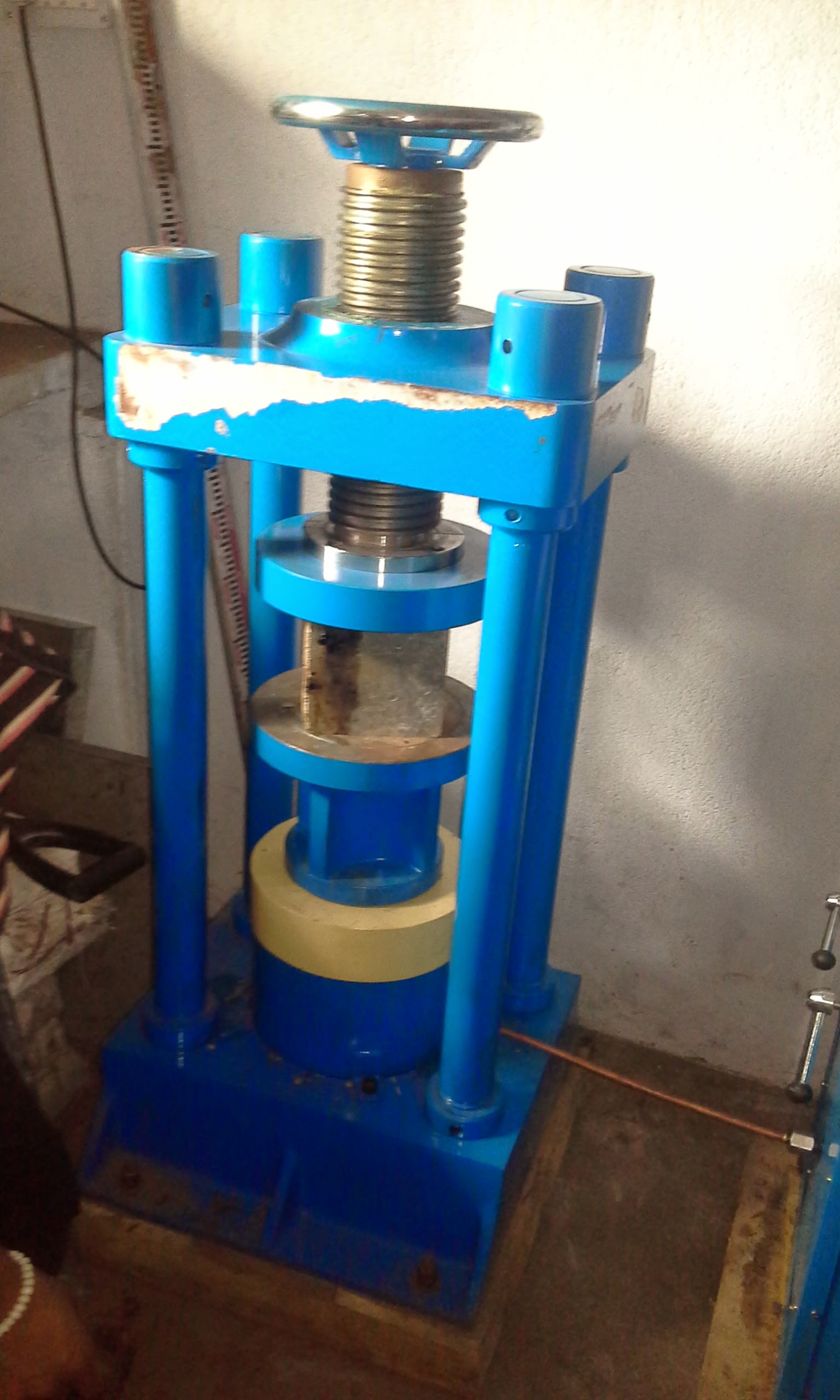 cube testing machine