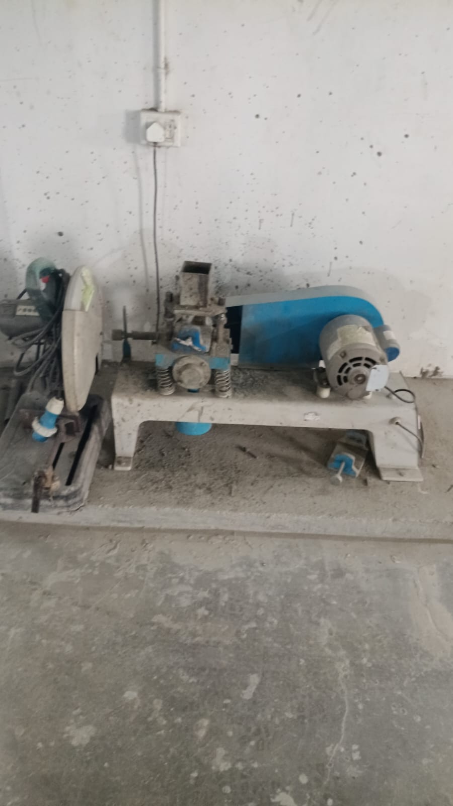 Mortar cube vibrator